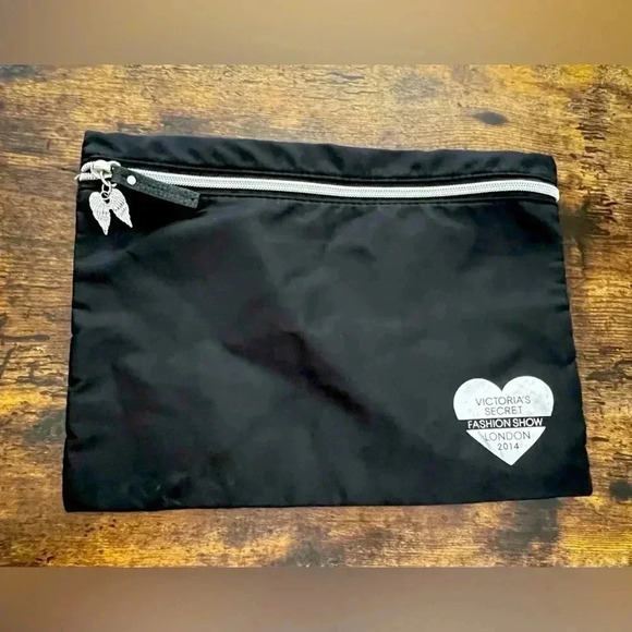 Victorias Secret | Fashion Show London 2014 bag - Picture 1 of 6